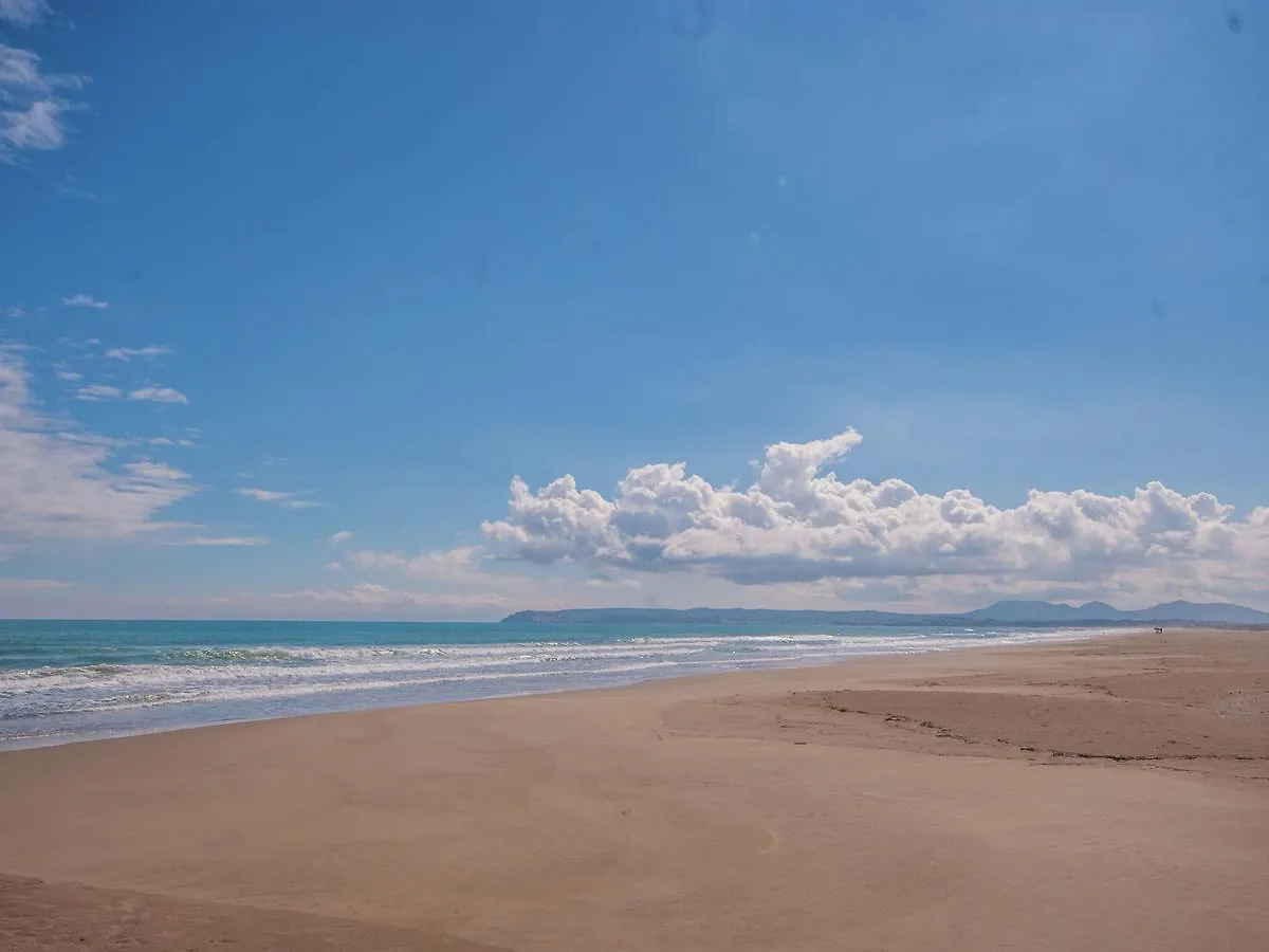 Holiday home Belvilla By Oyo Nautic Park Sant Pere Pescador